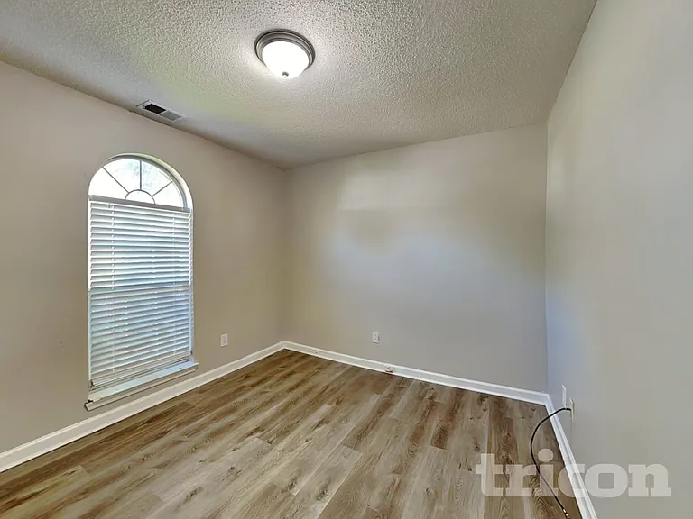 1264 W Briar Ridge Ct — Photo 13