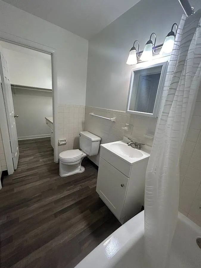 2 bed, 1000 sqft, $1,195 — Photo 2