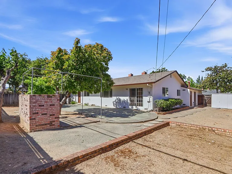 1498 S Mary Ave — Photo 37