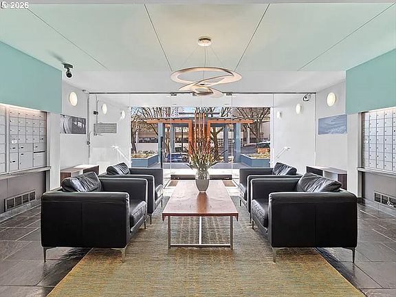 4th image of 111 SW Harrison St APT 17B