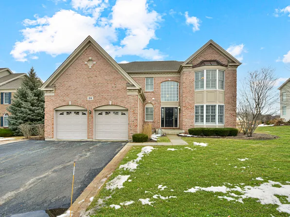 24 Tournament Dr S, Hawthorn Woods, IL 60047