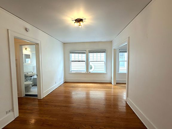 3rd image of 2134 NW Flanders St APT 205