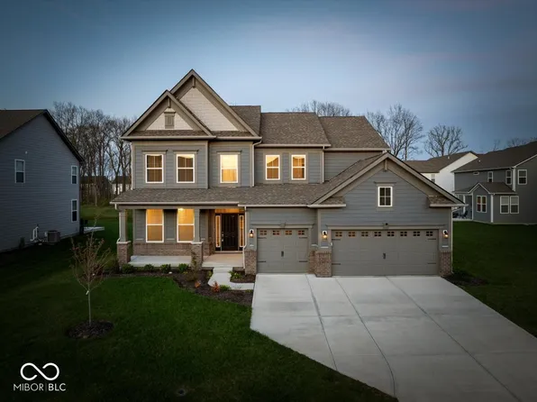 10423 Hamburg Dr, Fortville, IN 46040