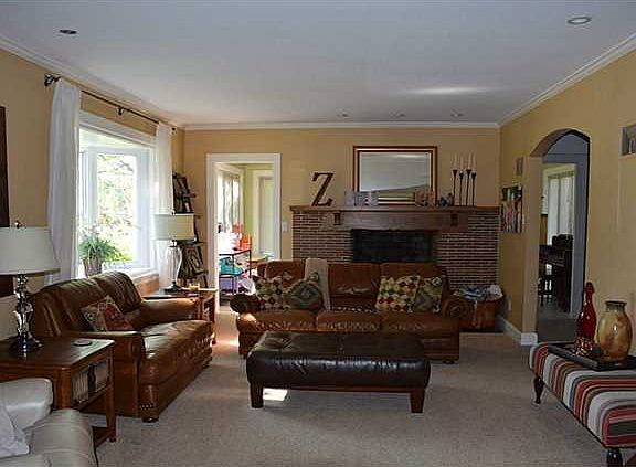 3rd image of Blakeslee Ave