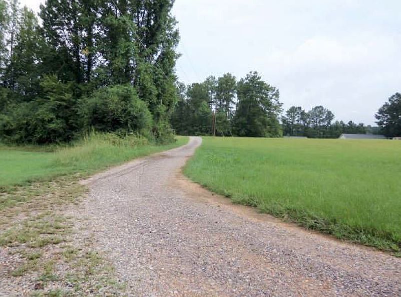 2nd image of 3762 McIntosh Rd