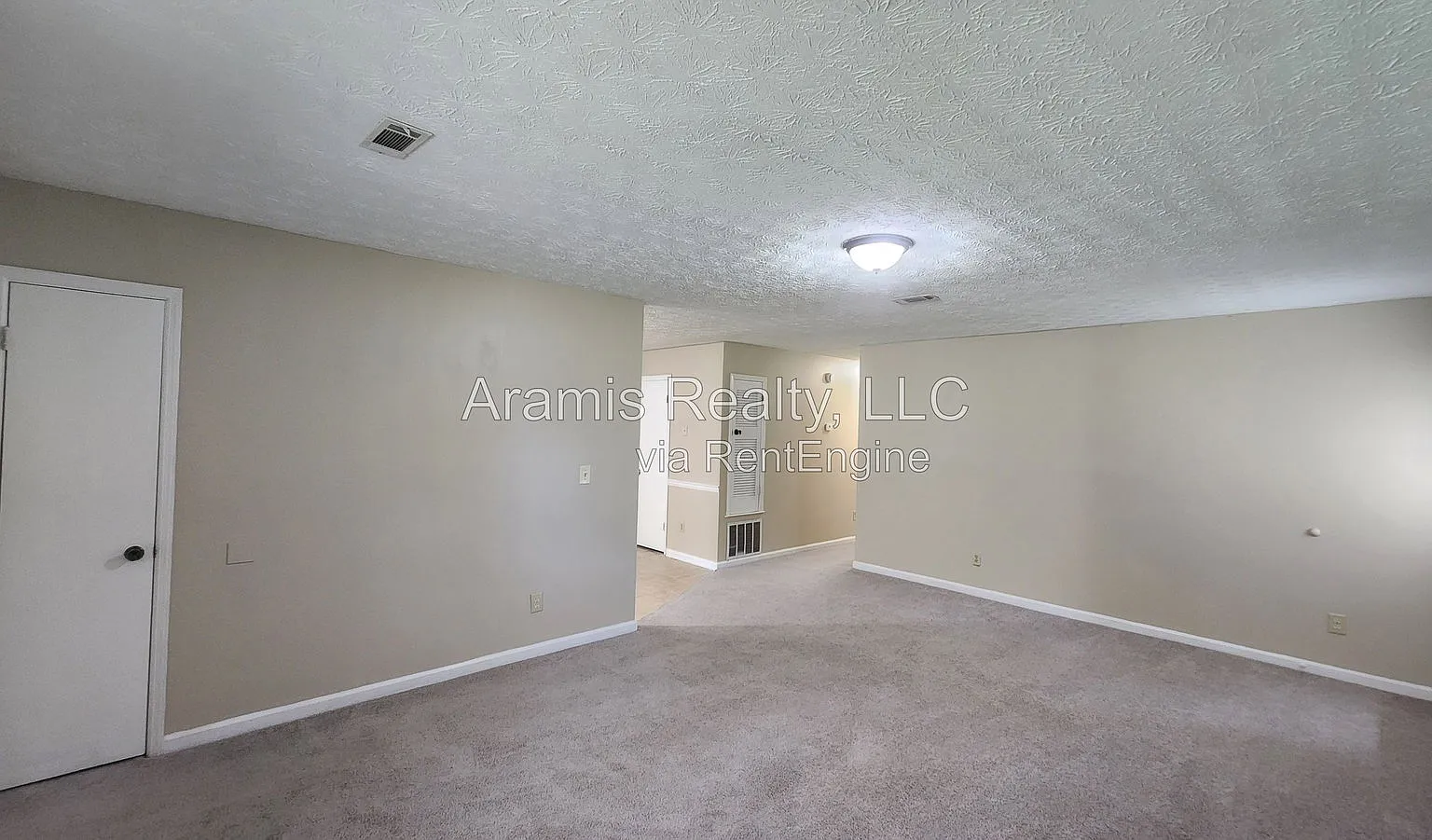 3 bed, 2.0 bath, 1120 sqft, $1,350 — Photo 3