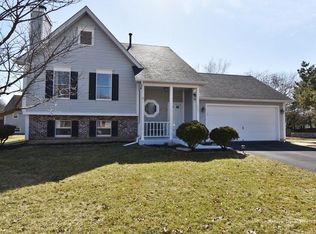 1801 Larson Ave, Saint Charles, IL 60174