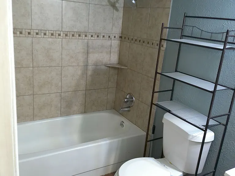 5809 Maiden Ln — Photo 15