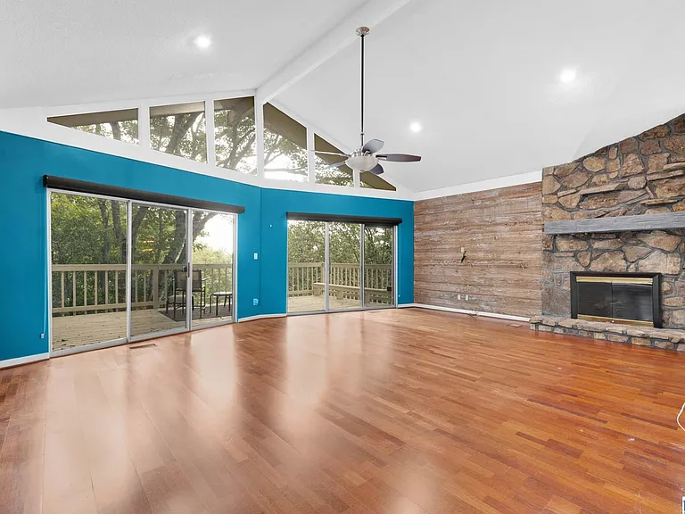 373 Laredo Dr — Photo 6