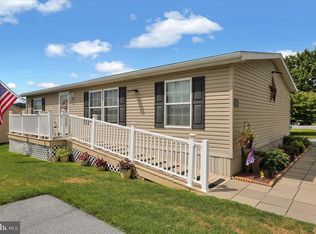 81 Lobin Rd, East Earl, PA 17519