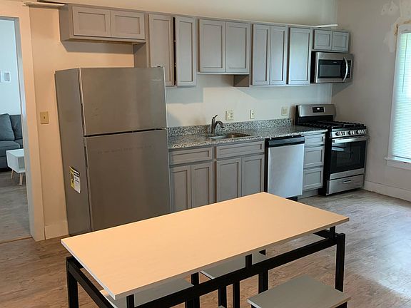 2nd image of 79 Murray St APT 1