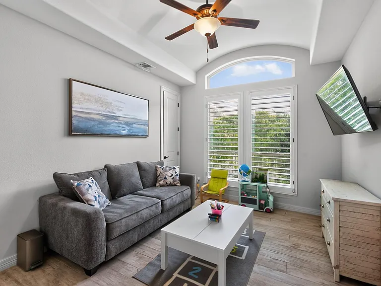 31 Woodglade Way — Photo 14