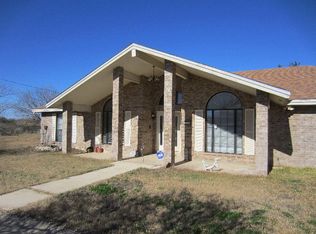 659 Beaver Ln, Uvalde, TX 78801