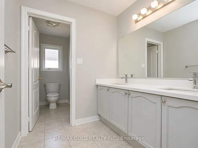 26 Hellyer Ave — Photo 13
