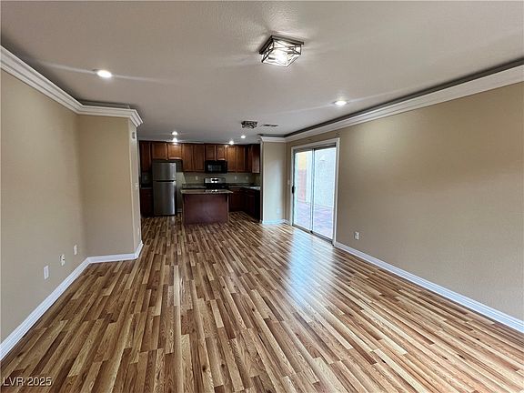2nd image of 566 Shewsbury Ave