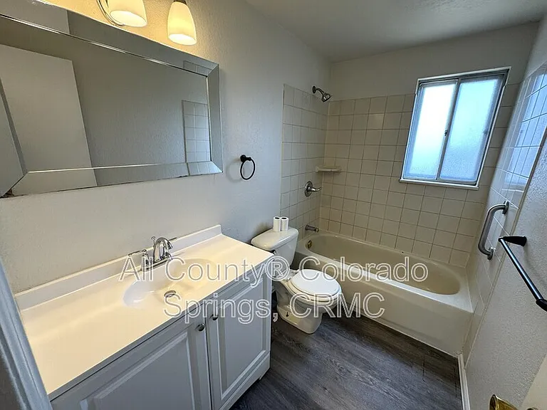 1237 Chiricahua Dr — Photo 8