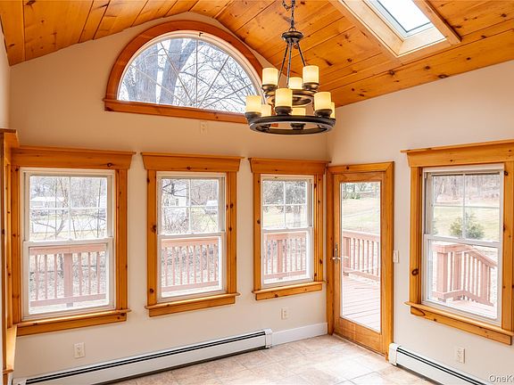 5th image of 523 Shenandoah Road