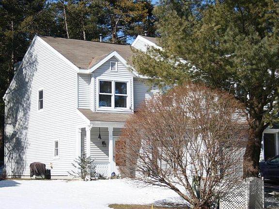 4th image of 7 Tiffany Ln