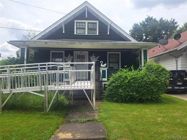 1225 Roselle Ave, Niagara Falls, NY 14305