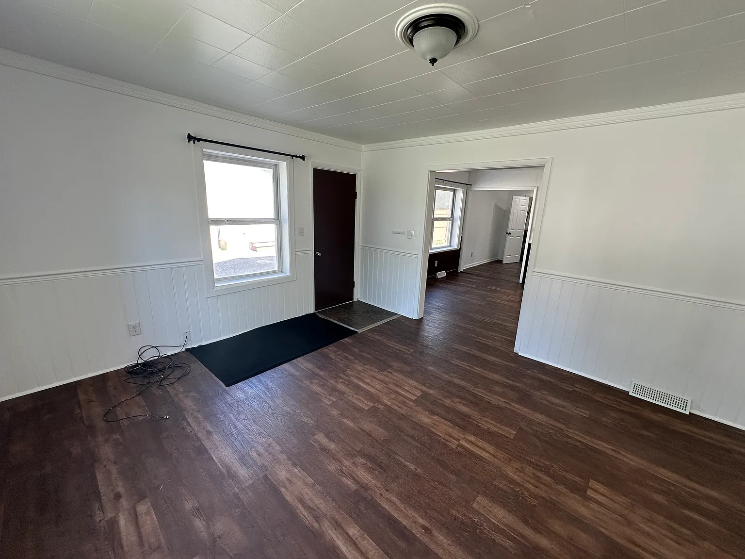 3 bed, 1220 sqft, $1,800 — Photo 3