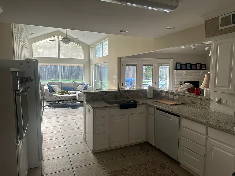 11333 Strait Ln — Photo 7