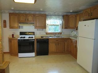 7359 Hickory Dr, Hamburg, NY 14075