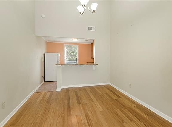 2nd image of 1124 Cherokee St APT 3