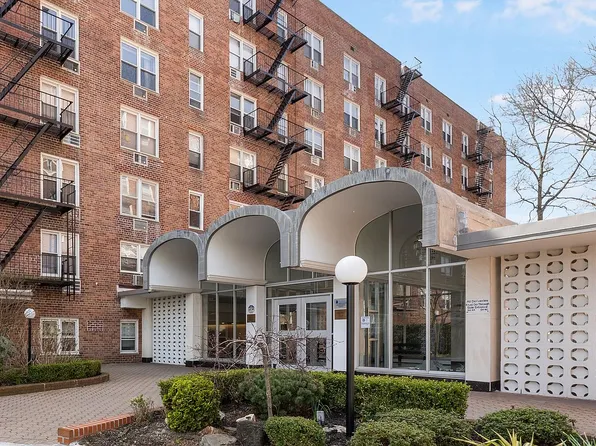 5440 Little Neck Pkwy APT 5N, Little Neck, NY 11362