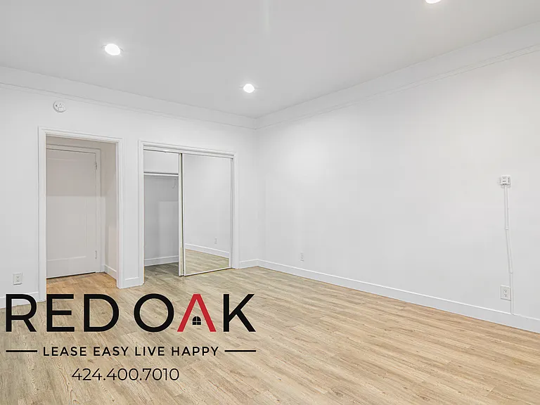 1818 Whitley Ave #206 — Photo 3