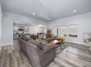 6020 W 32nd Ct, Kennewick, WA 99338
