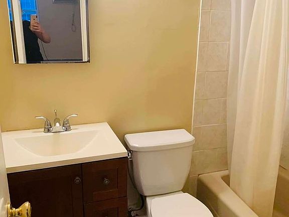 5th image of 12928 Kew Gardens Rd APT 1A