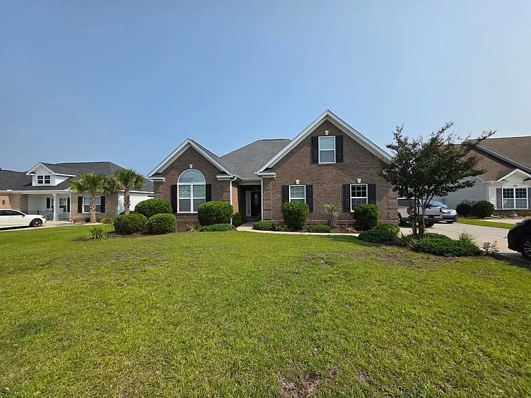 670 Uniola Dr — Photo 1