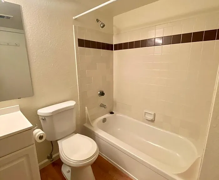 1701 N Park Ave #10 — Photo 5