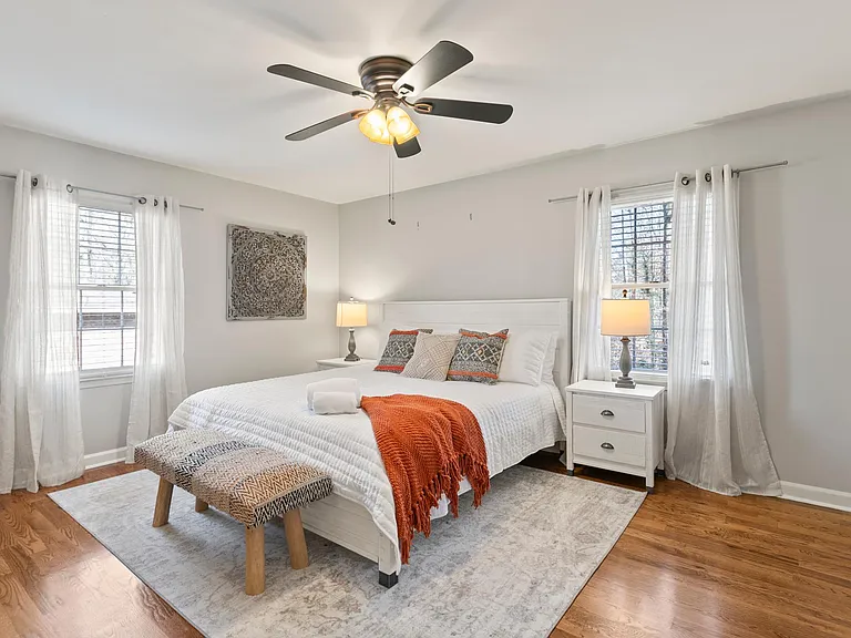King size master bedroom