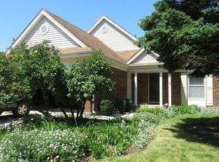 306 Amherst Ct, Vernon Hills, IL