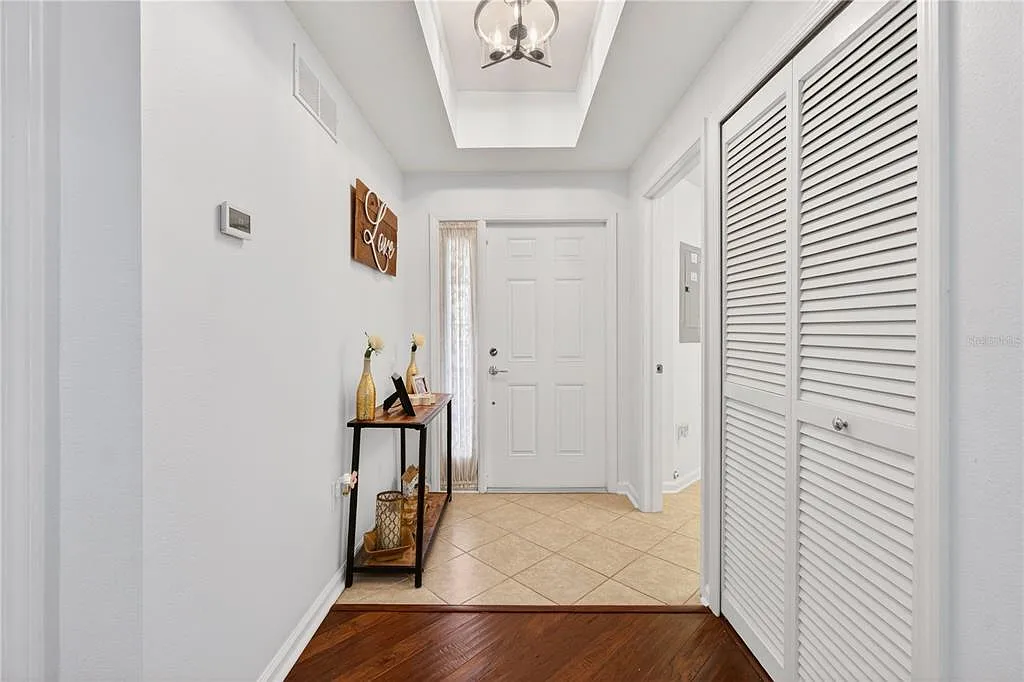 3 bed, 2.0 bath, 1638 sqft, $2,600 — Photo 3