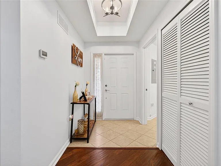 852 Lantern Way — Photo 3