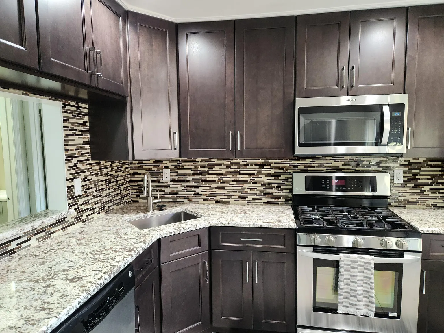 2 bed, 2.0 bath, $1,800 — Photo 3