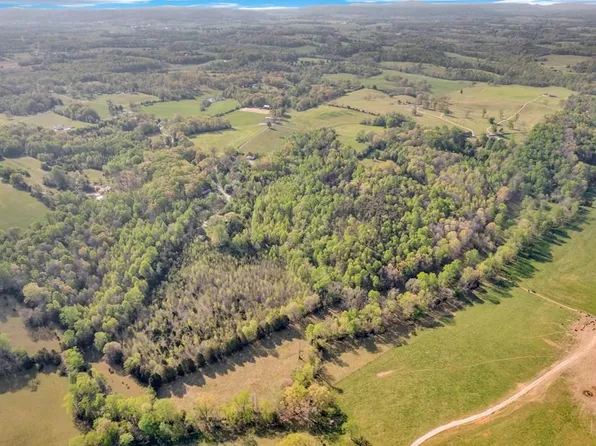 346 NW Sam Golden Rd, Sparta, TN 38583