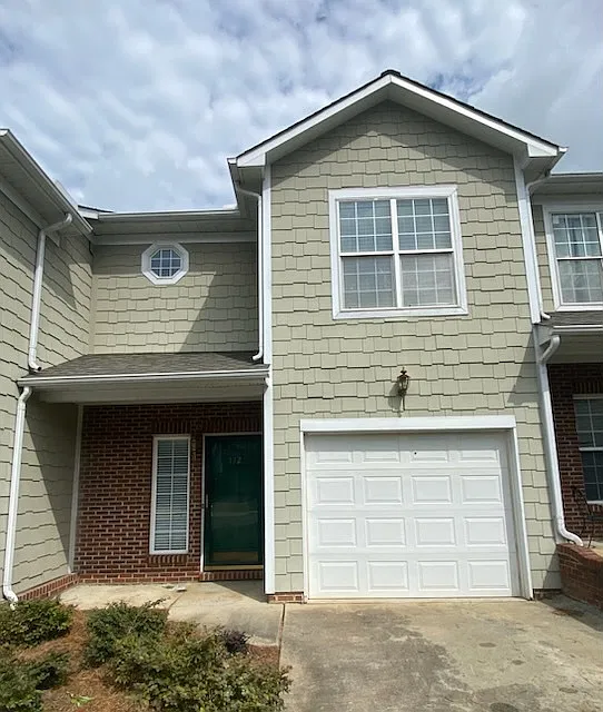 2 bed, 2.5 bath, 1402 sqft, $1,400 — Photo 1