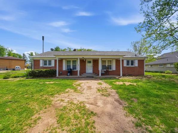 3308 E Cedar Hills Dr, Chillicothe, IL 61523