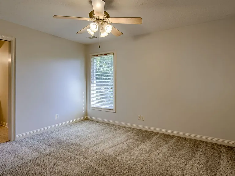 18074 Mayberry St — Photo 34