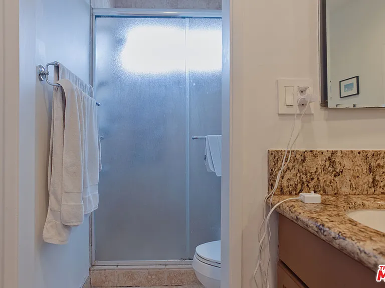 832 Palm Ave #206 — Photo 17
