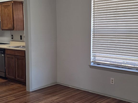5th image of 2530 Windy Pine Ln #1