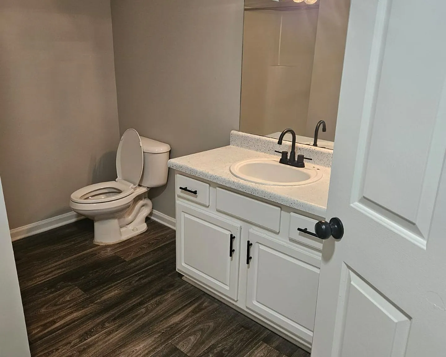 Chelsea Court Apartments — Photo 3