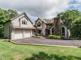 5 Sheeprock Rd, Kinnelon, NJ 07405
