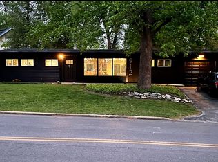 912 S Rock Hill Rd, Saint Louis, MO 63119