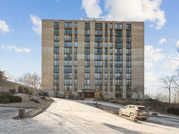 1800 7th St APT 11C, East Moline, IL 61244