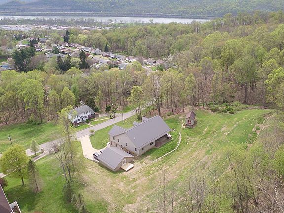 2nd image of 92 Arrowhead Dr