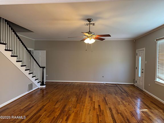 5th image of 118 W Lawrence St